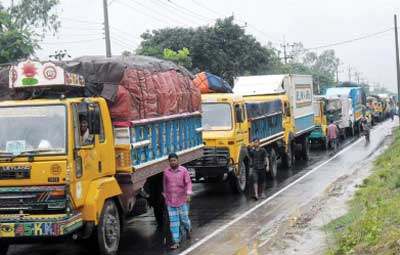 50-km tailback on Dhaka-Ctg highway