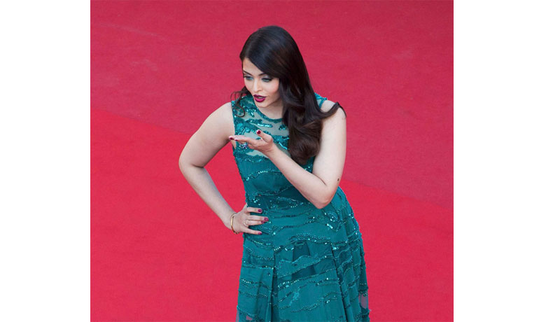 Aishwarya voted as best dressed at Cannes