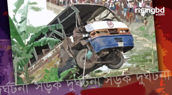 2 killed as bus falls into ditch in Comilla