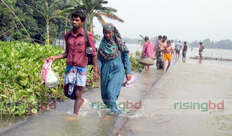 Flood snaps Jamalpur-Dewanganj train service
