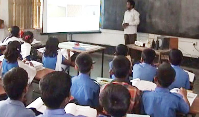 Every primary school to get laptop, projector