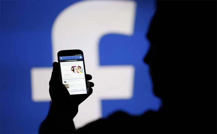 Facebook to put friends, family ahead of media