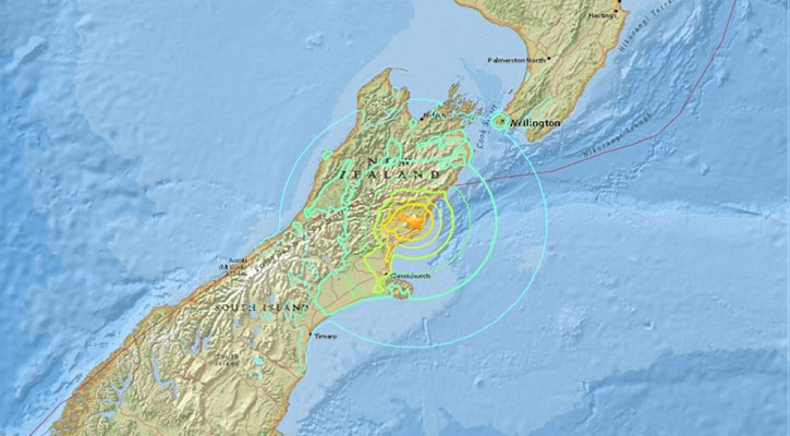 Tsunami hits New Zealand after massive quake