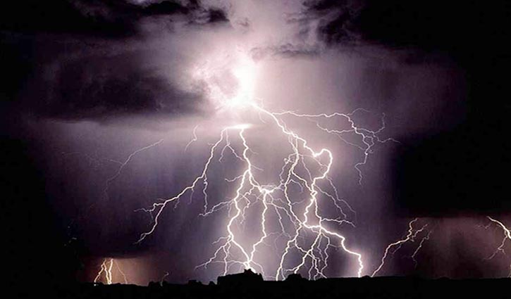 Lightning kills 2 in Jessore