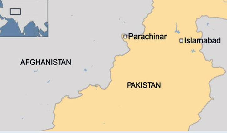 Pakistan minibus blast kills 10