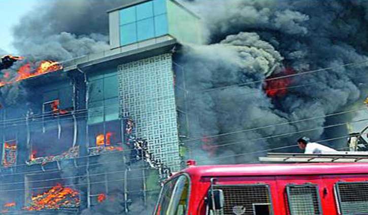  6 dead as fire guts West Bengal building