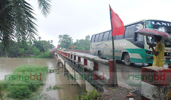 Traffic suspended for 14 hrs on Dhaka-Rangpur highway