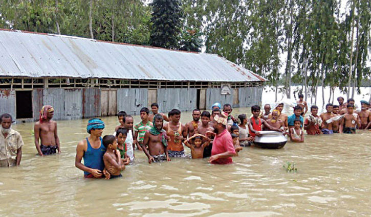 37 killed in flood, nearly 33 lakh incur losses
