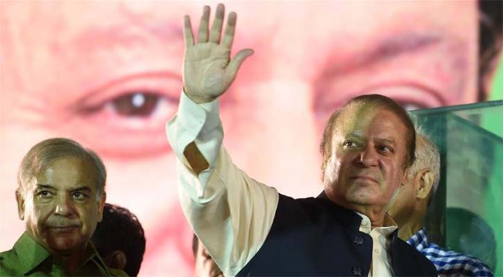 Nawaz Sharif calls for revolution as Lahore trek ends