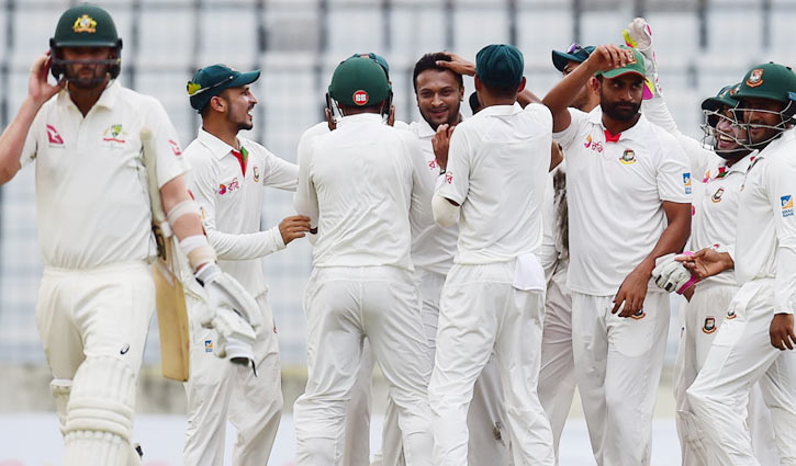 Bangladesh take 43-run lead