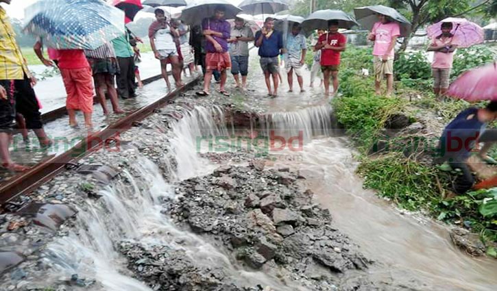 Flood disrupts Burimari-Lalmonirhat train service