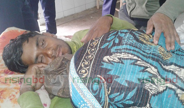 BSF tortures two Bangladeshis in Rajshahi