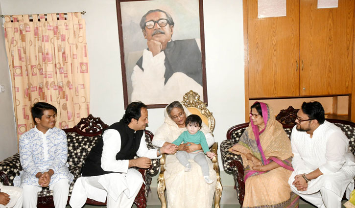 PM visits late Mohiuddin's residence