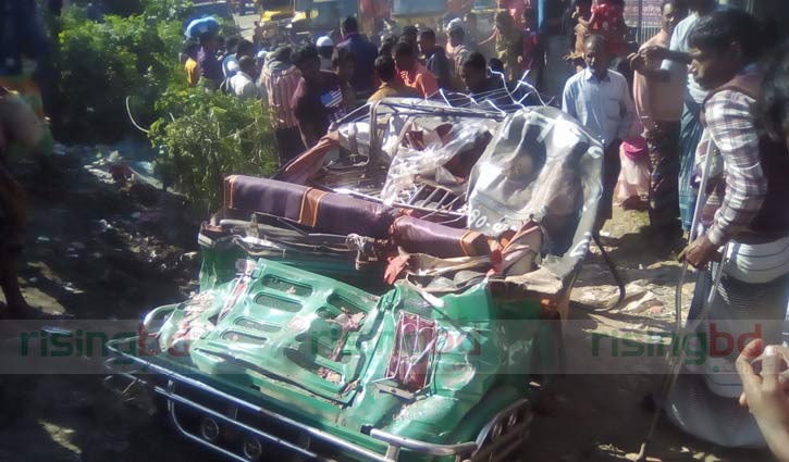 Four killed in Sirajganj road crash