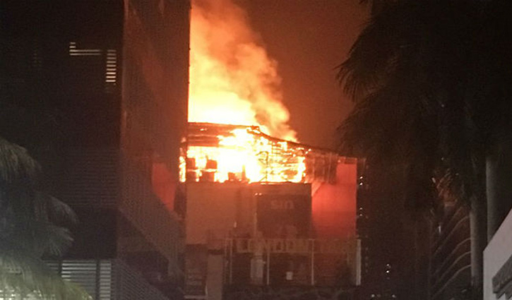 Fire at Mumbai complex kills 15 people