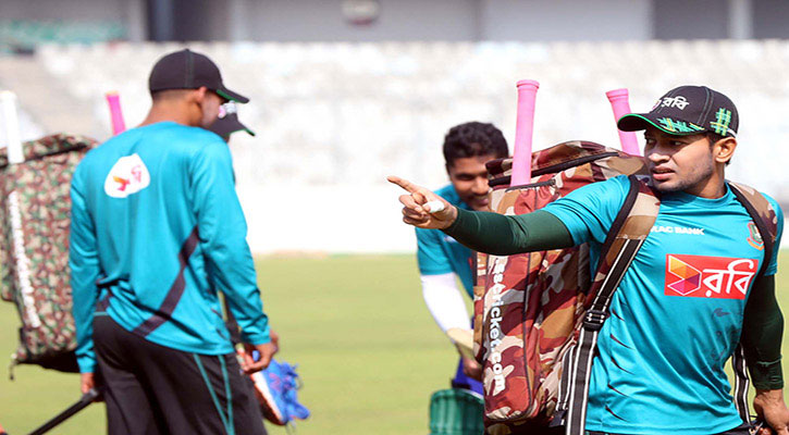 Bangladesh fly to India for historic Test