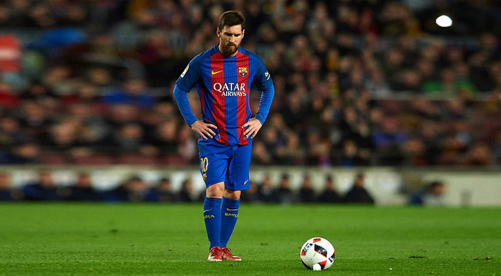 Messi snaps another record