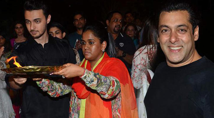 Salman Khan gifts flat worth Rs 25 crore!