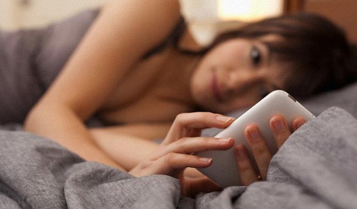 Women watch more porn on smartphones than men
