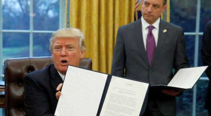 Trump dumps TPP trade deal