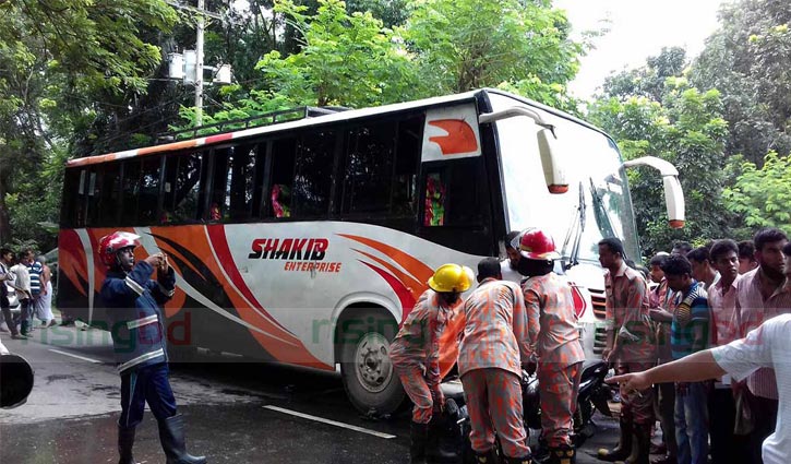 2 crushed to death by bus in Magura