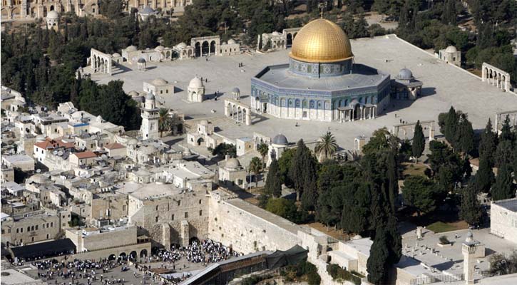 Israel shuts down Al Aqsa mosque after shooting