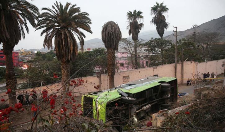  9 dead in Peru bus crash