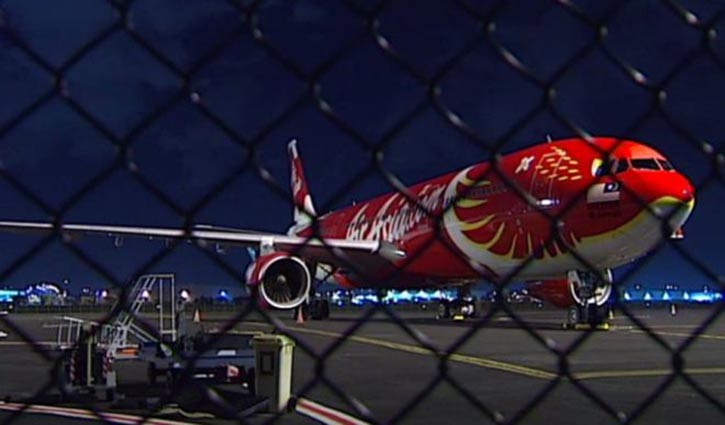 Bird strike forces Air Asia flight to land in Brisbane