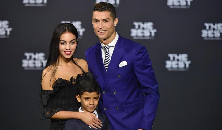Ronaldo confirms his girlfriend is pregnant