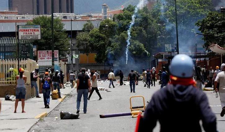 2 protesters killed as Venezuela holds nationwide strike