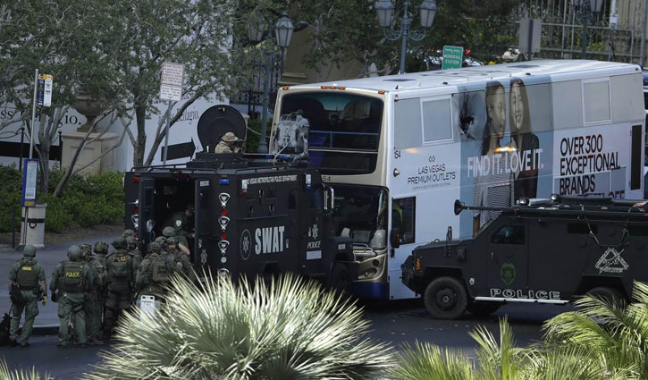Las Vegas strip shooting leaves one dead