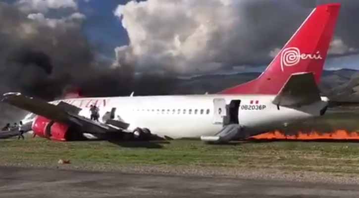 Peruvian plane catches fire
