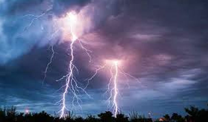 Lightning strike kills two in Magura