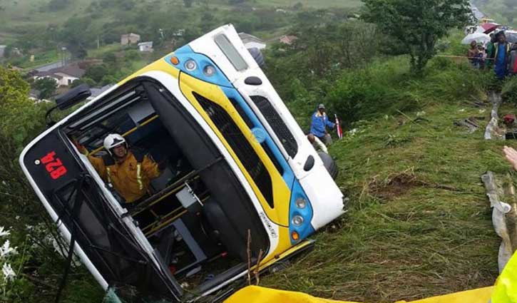 Bus plunge kills 12 in Mexico