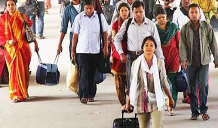Holidaymakers coming back to Dhaka after Eid