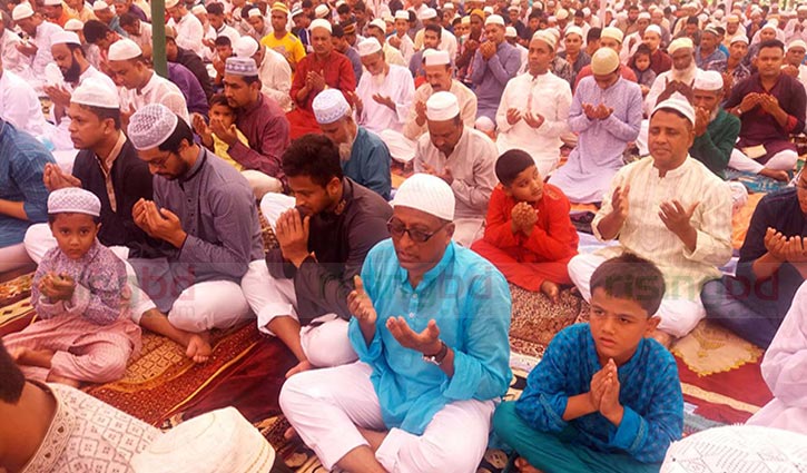 Shakib celebrates Eid in Magura