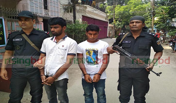 2 youths held with pistol in Tangail