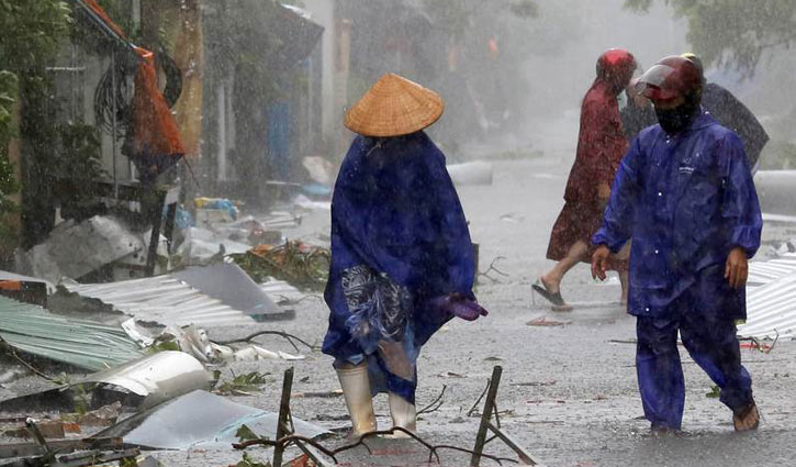 Floods, landslides kill 37 in Vietnam