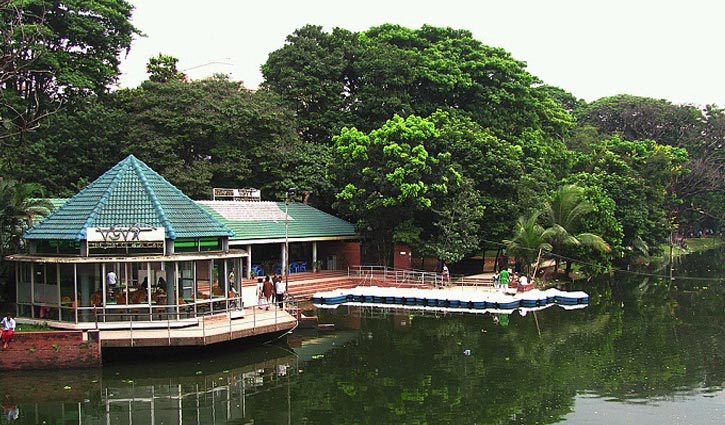 Minor boy found dead in Dhanmondi lake