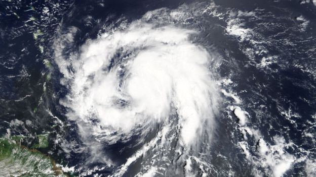 Hurricane Maria batters Dominica