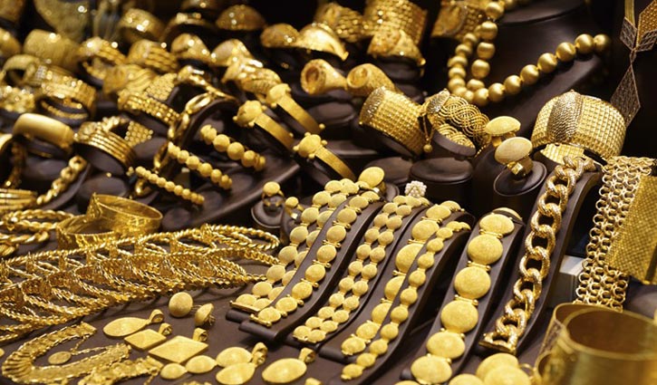Gold price falls in local market