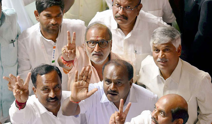 Kumaraswamy sworn in as Karnataka chief minister