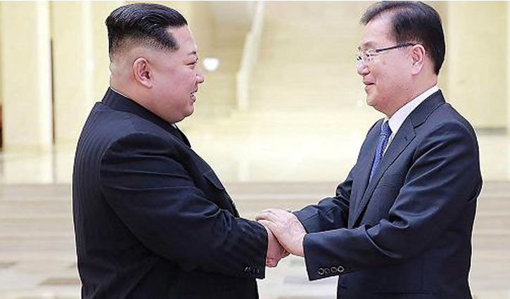 Leaders of two Koreas hold surprise meeting