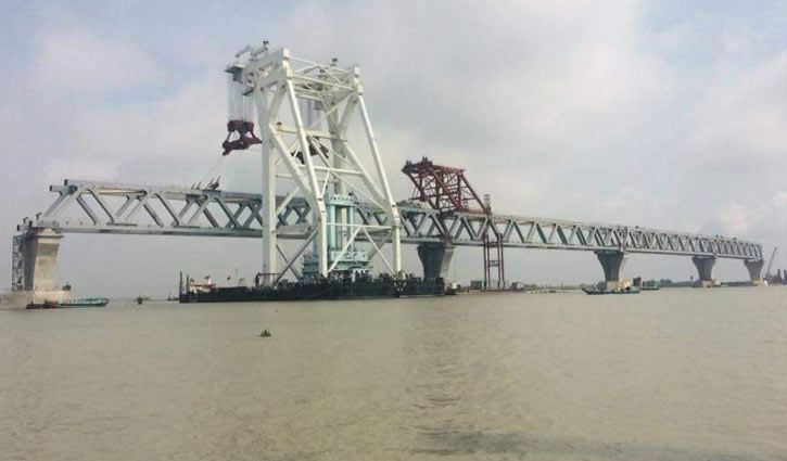 4th span installed, now 600 meters of Padma Bridge visible