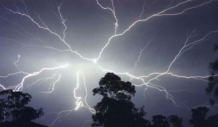 Lightning strikes kill 14 in different districts