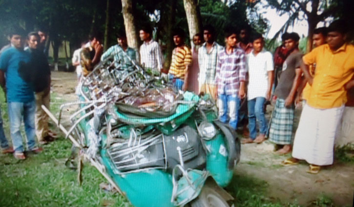 Six killed in Mymensingh as bus runs over auto-rickshaw