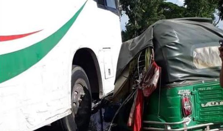 Three killed as bus rams CNG auto-rickshaw