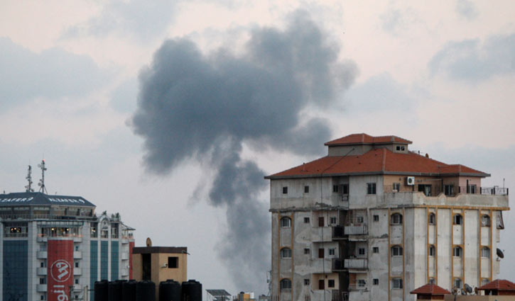 4 Palestinians killed in Israeli air strike
