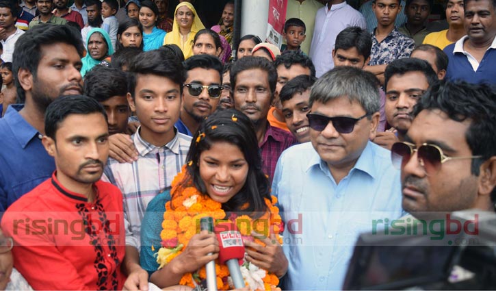 Cricketer Sanjida accorded reception in Rangpur