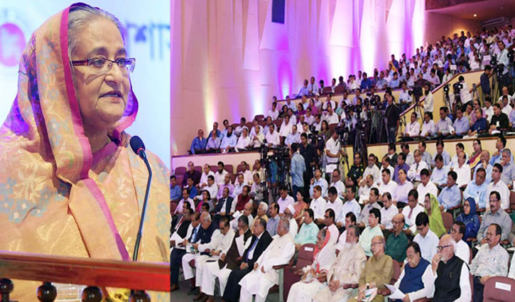 PM urges govt employees to show creativity